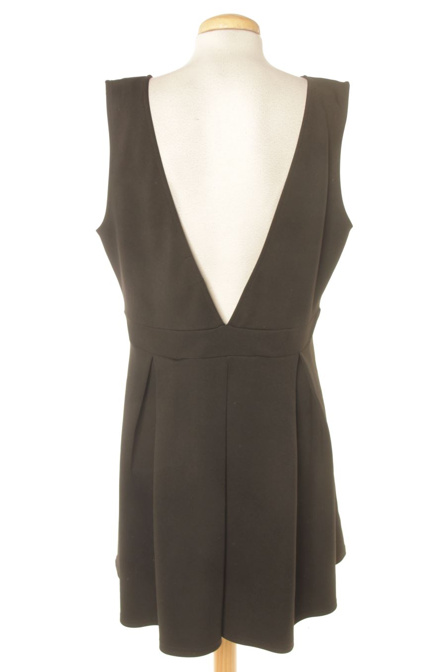 Robe casual Boohoo de la taille 46, de couleur noir