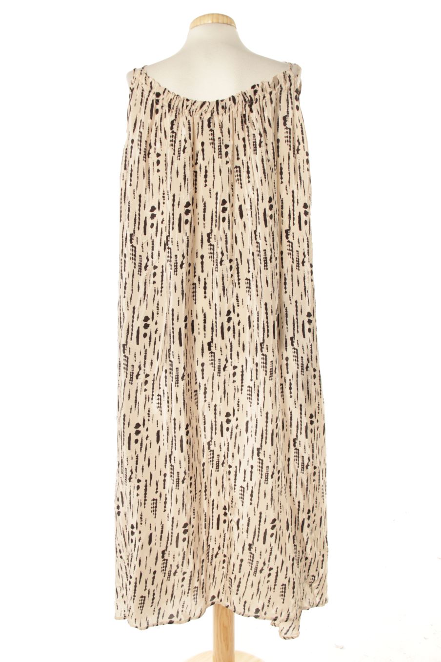Robe casual Mango de la taille S, de couleur noir