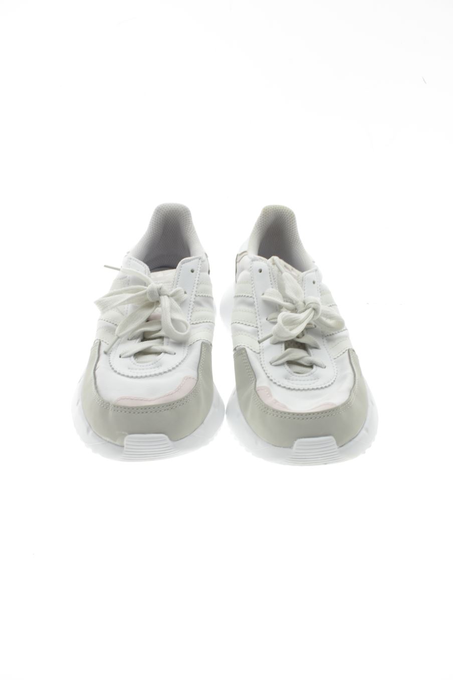 Deportivos de Adidas de la talla 35, de color blanco de