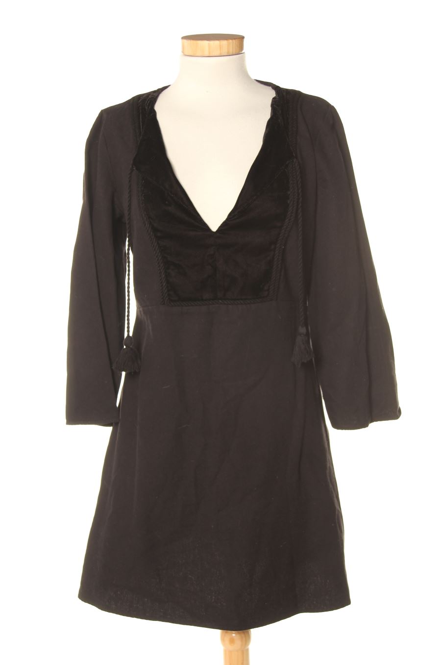 Vestido casual de Trf (ZARA) de la talla M, de color negro