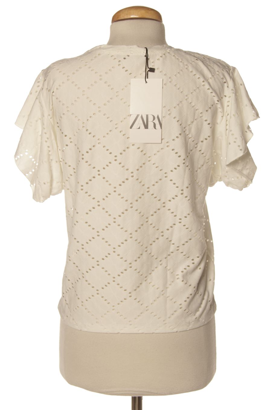 T-shirt Zara de la taille S, de couleur blanc