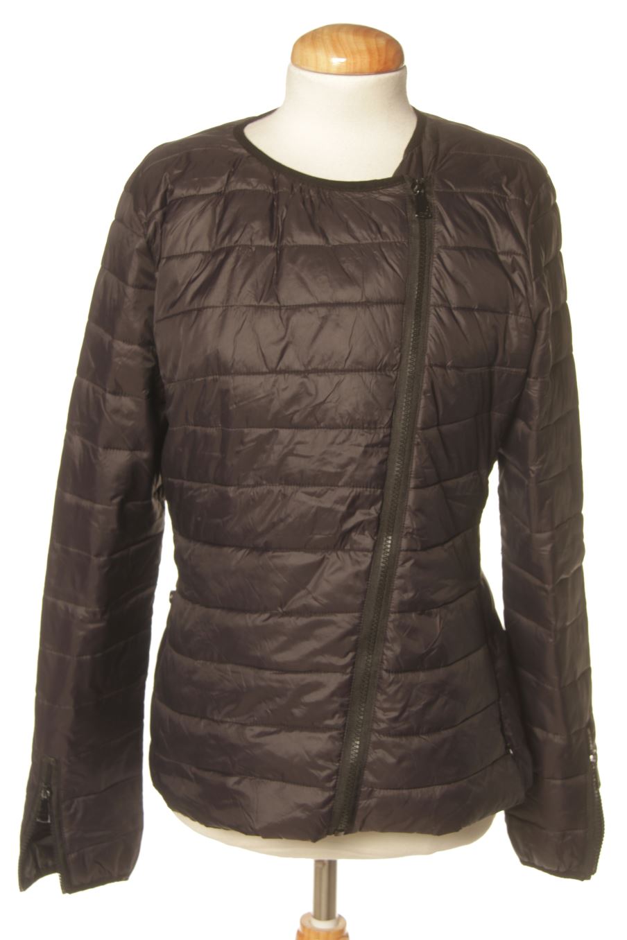 Cazadora de Eight Paris de la talla L, de color negro