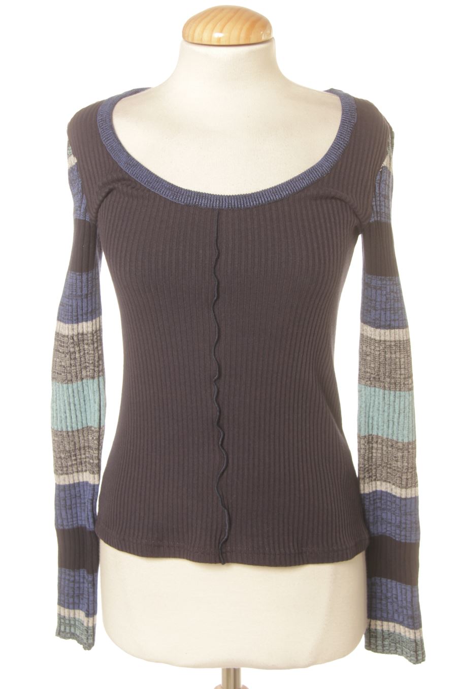 Pull Desigual de la taille M, de couleur imprimés