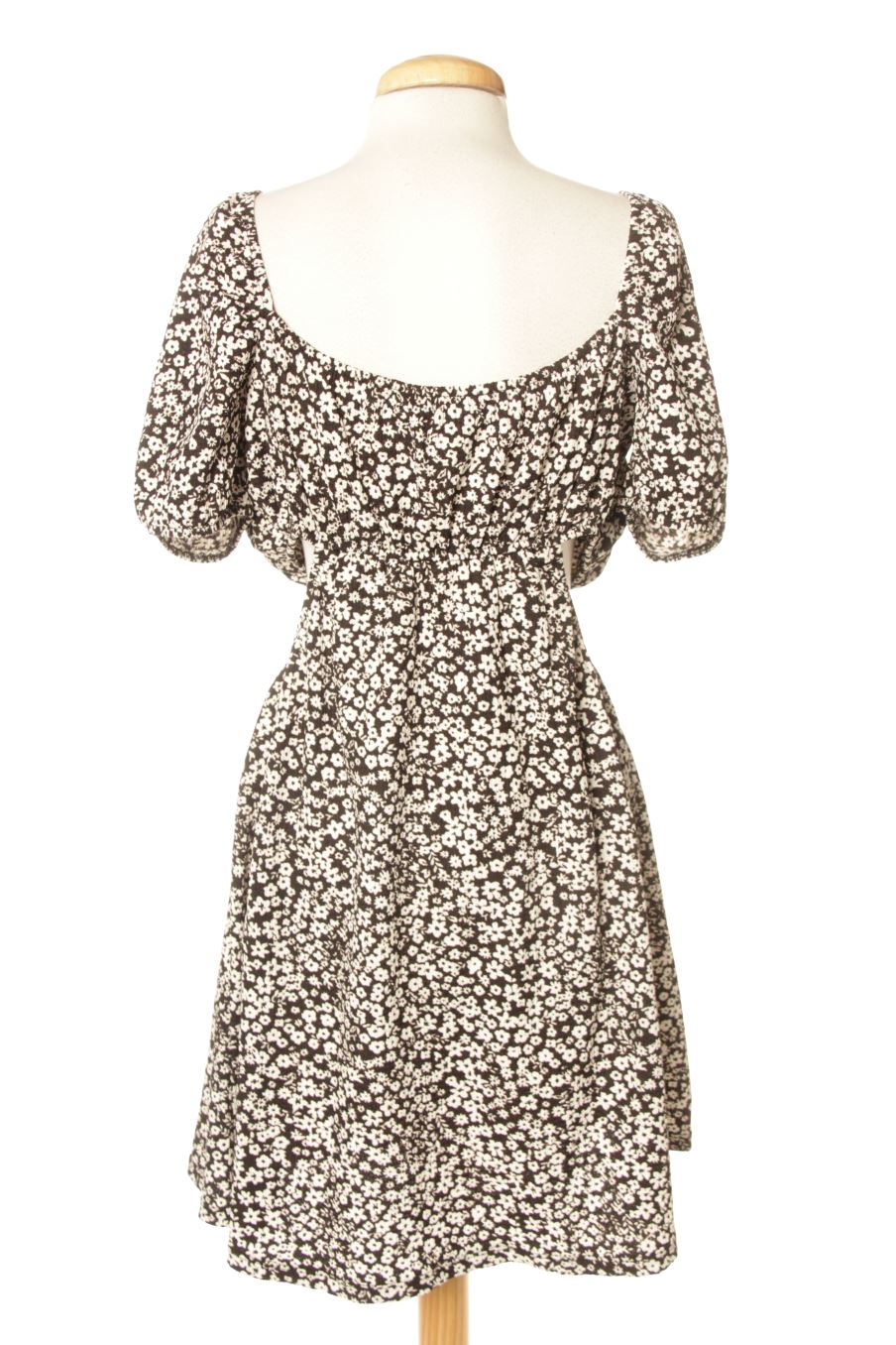 Robe casual Bershka de la taille M, de couleur fleurs