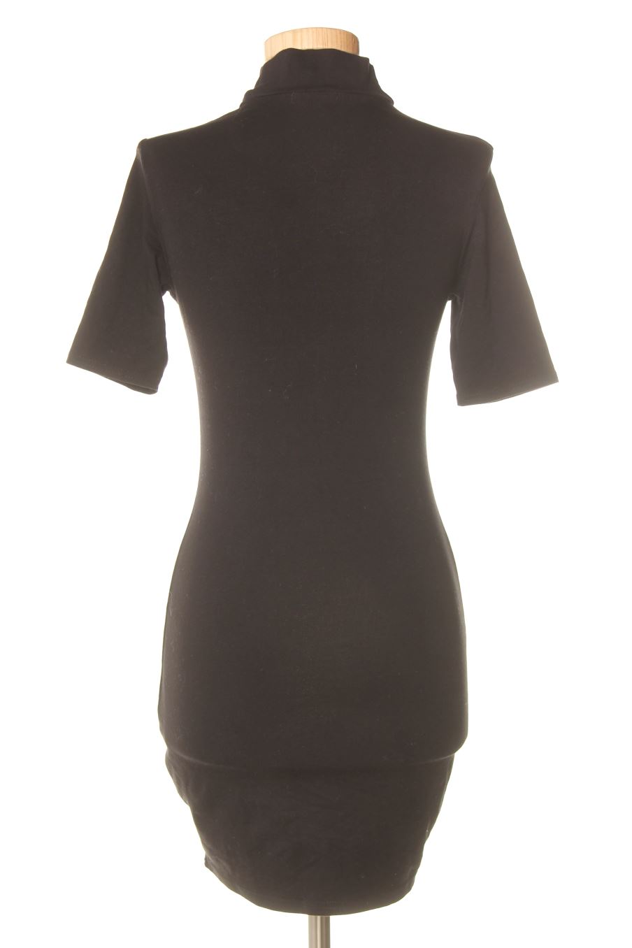 Robe casual Boohoo de la taille 34, de couleur noir