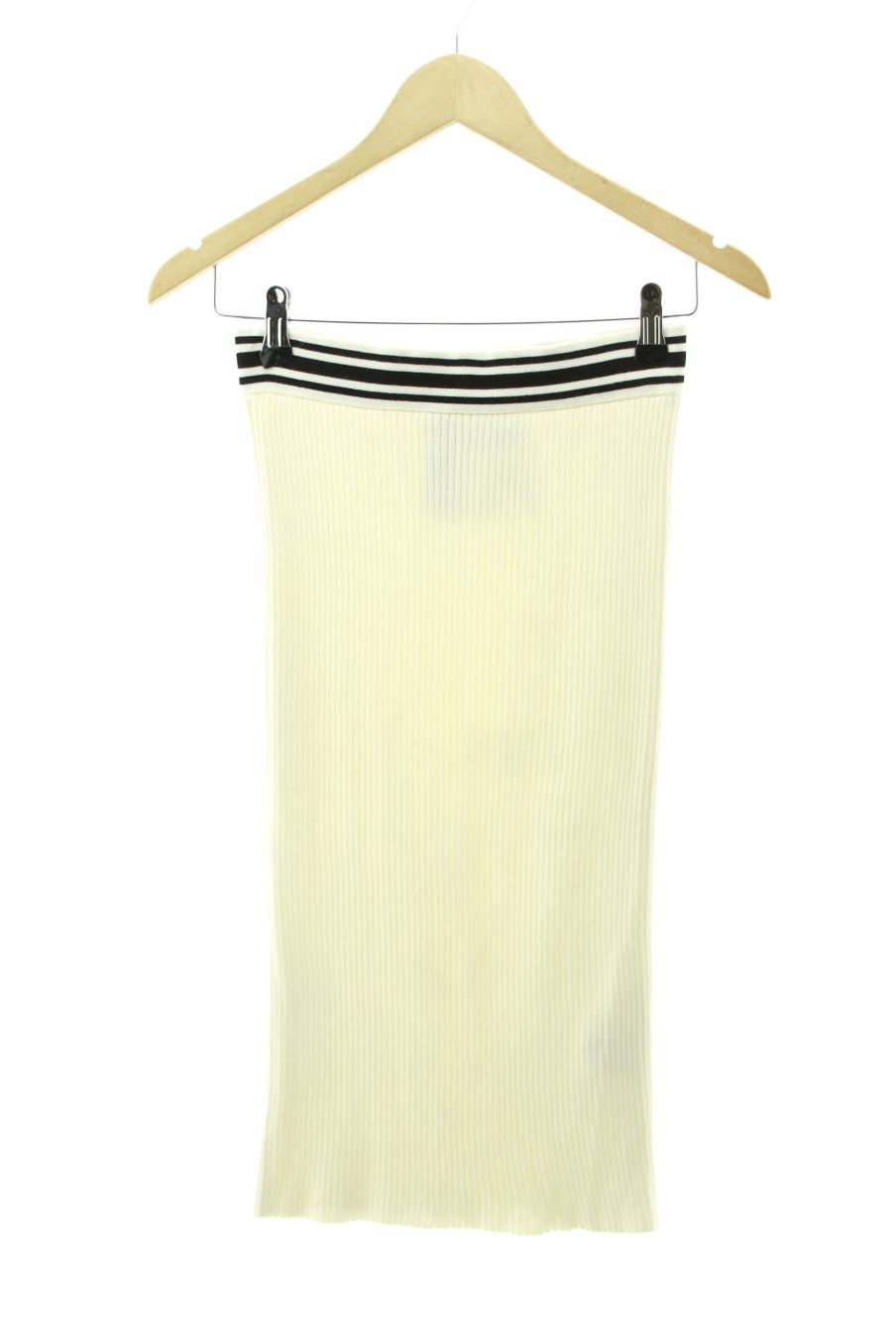 Falda de Pull & Bear de la talla M, de color blanco