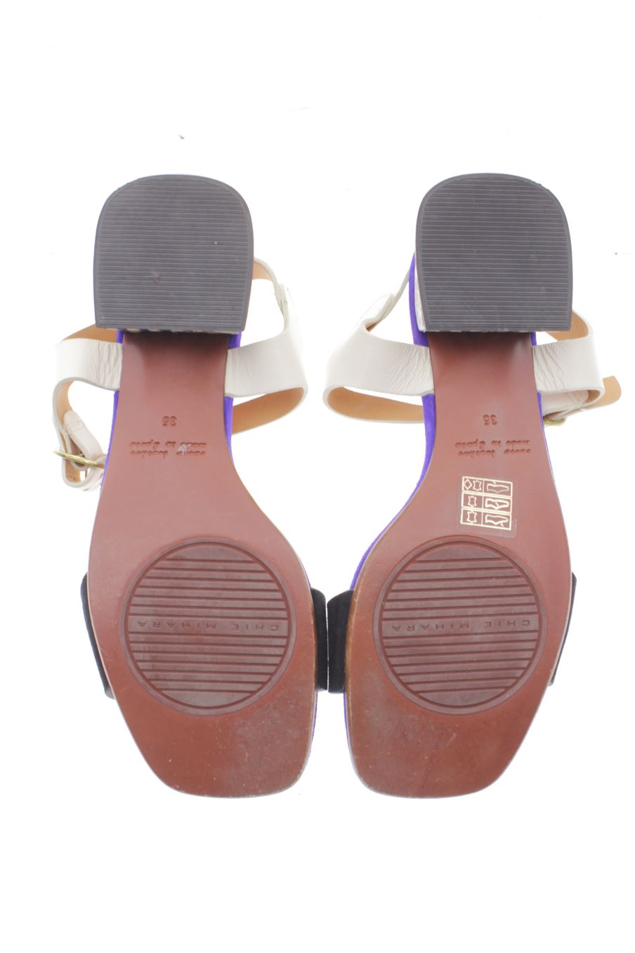 Sandalias tacon de Chie Mihara de la talla 36, de color negro de