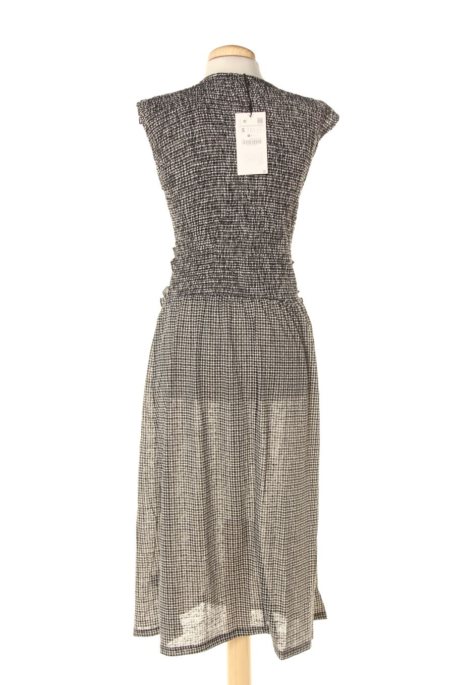 Robe casual Zara de la taille S, de couleur imprimés
