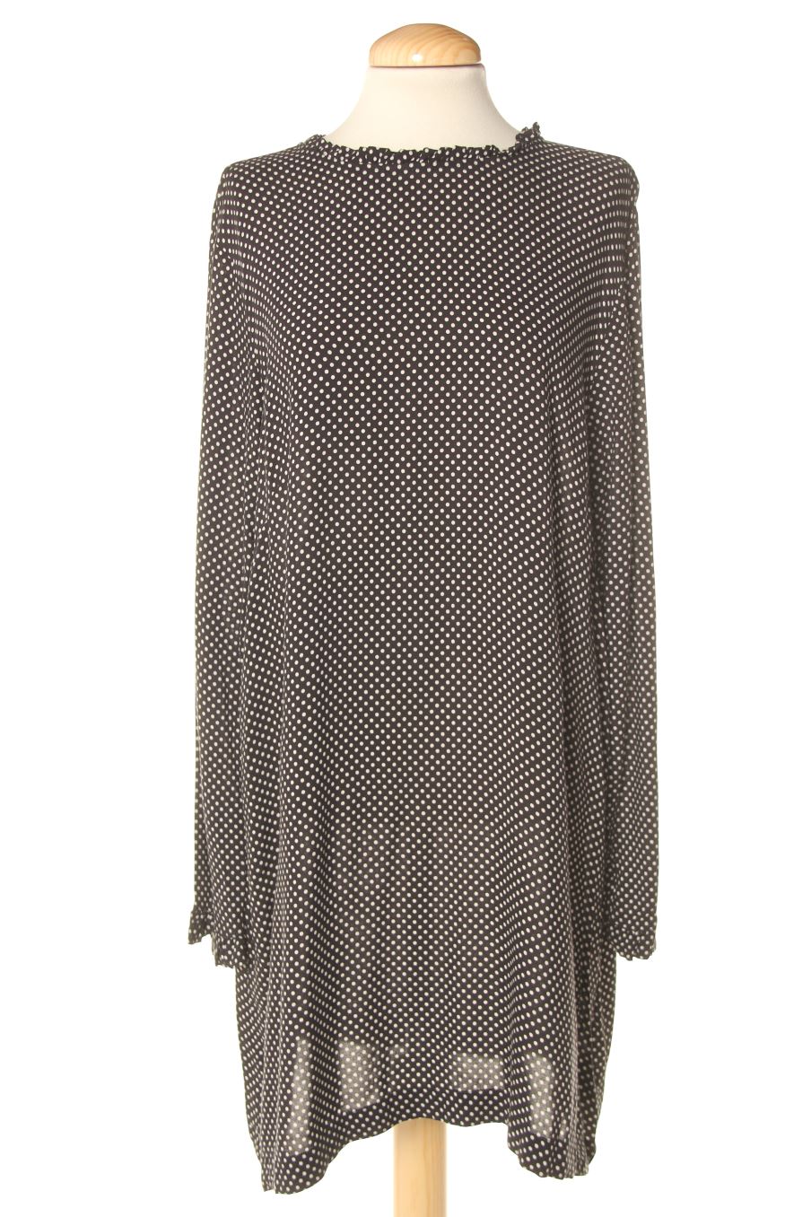 Vestido casual de H&M de la talla 46, de color negro