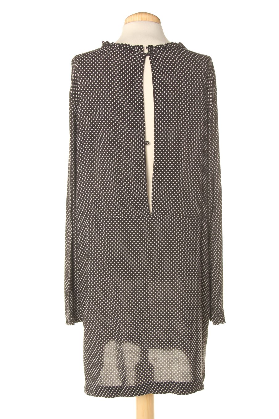 Vestido casual de H&M de la talla 46, de color negro