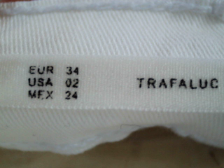 Jeans Zara de la taille 34, de couleur blanc de denim