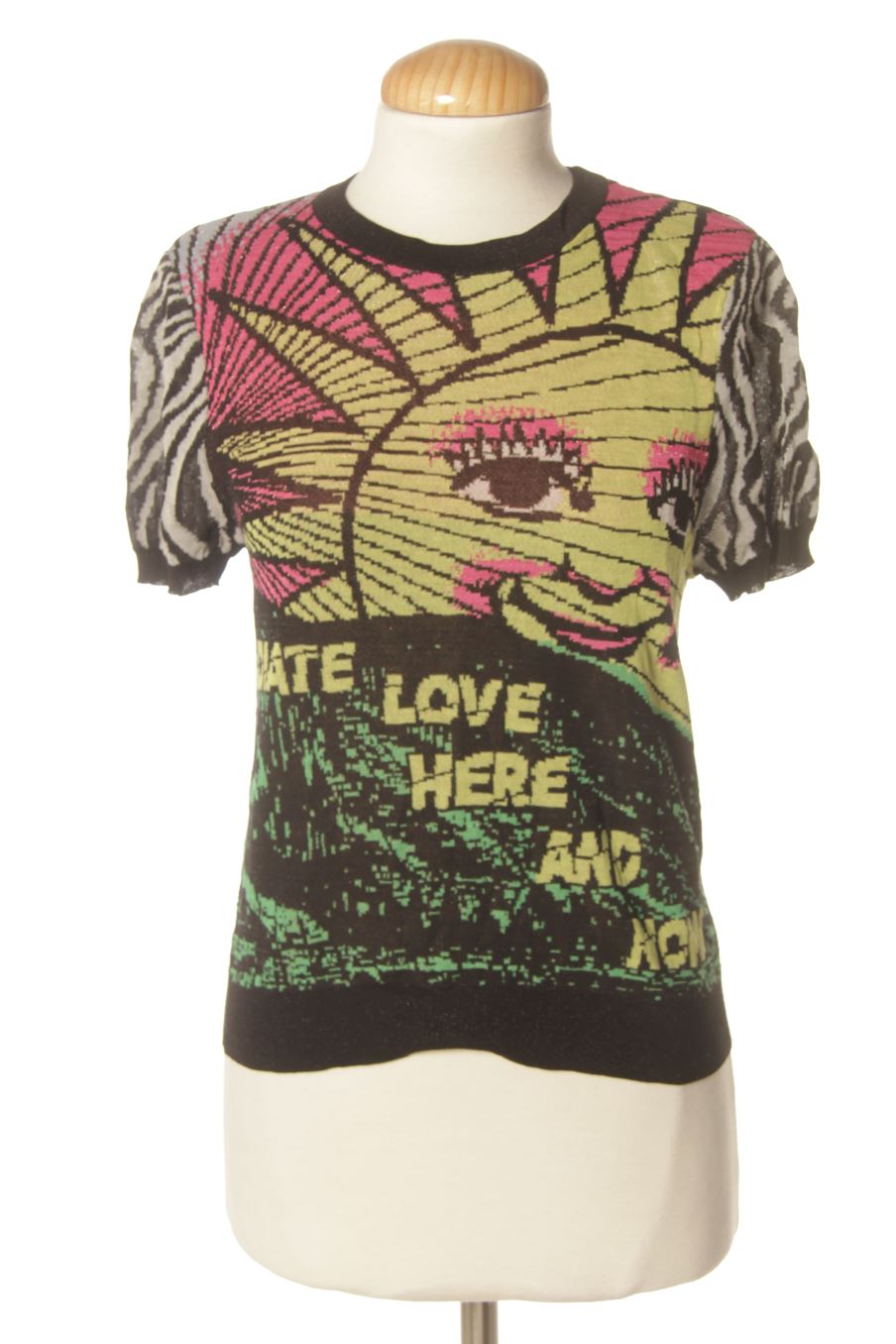 Pull Desigual de la taille M, de couleur imprimés