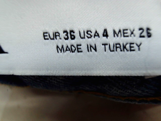Jeans Zara de la taille 36, de couleur bleu de denim