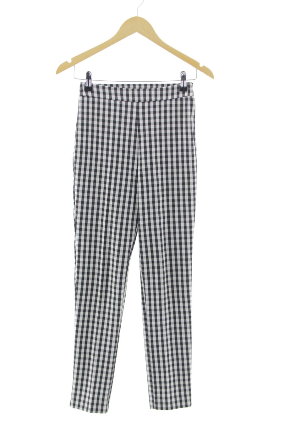 Pantaloni de Stradivarius de la talla 34, de color quadri