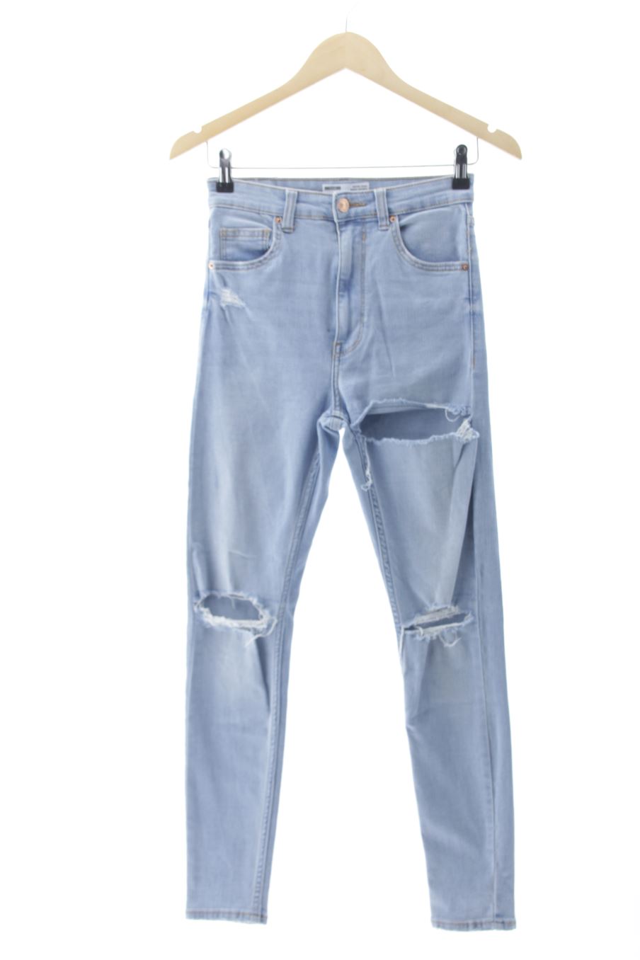 Jeans de Bershka de la talla 36, de color blu