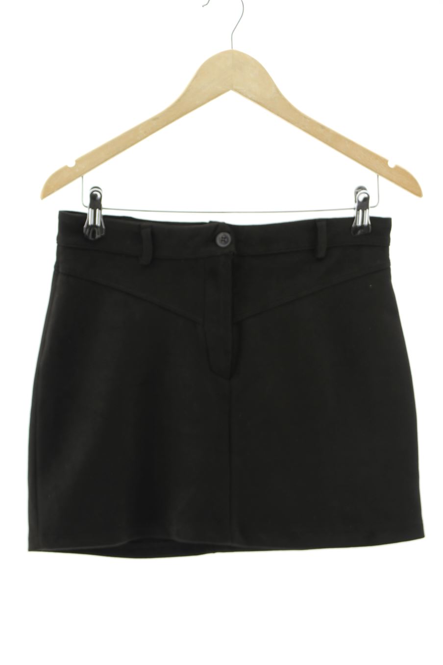 Jupe Pull & Bear de la taille M, de couleur noir