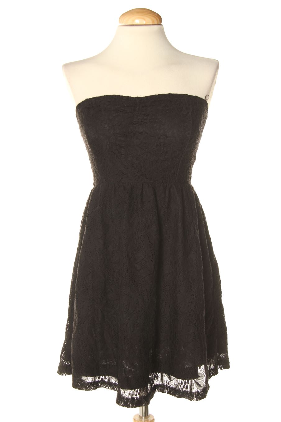 Robe casual Stradivarius de la taille M, de couleur noir