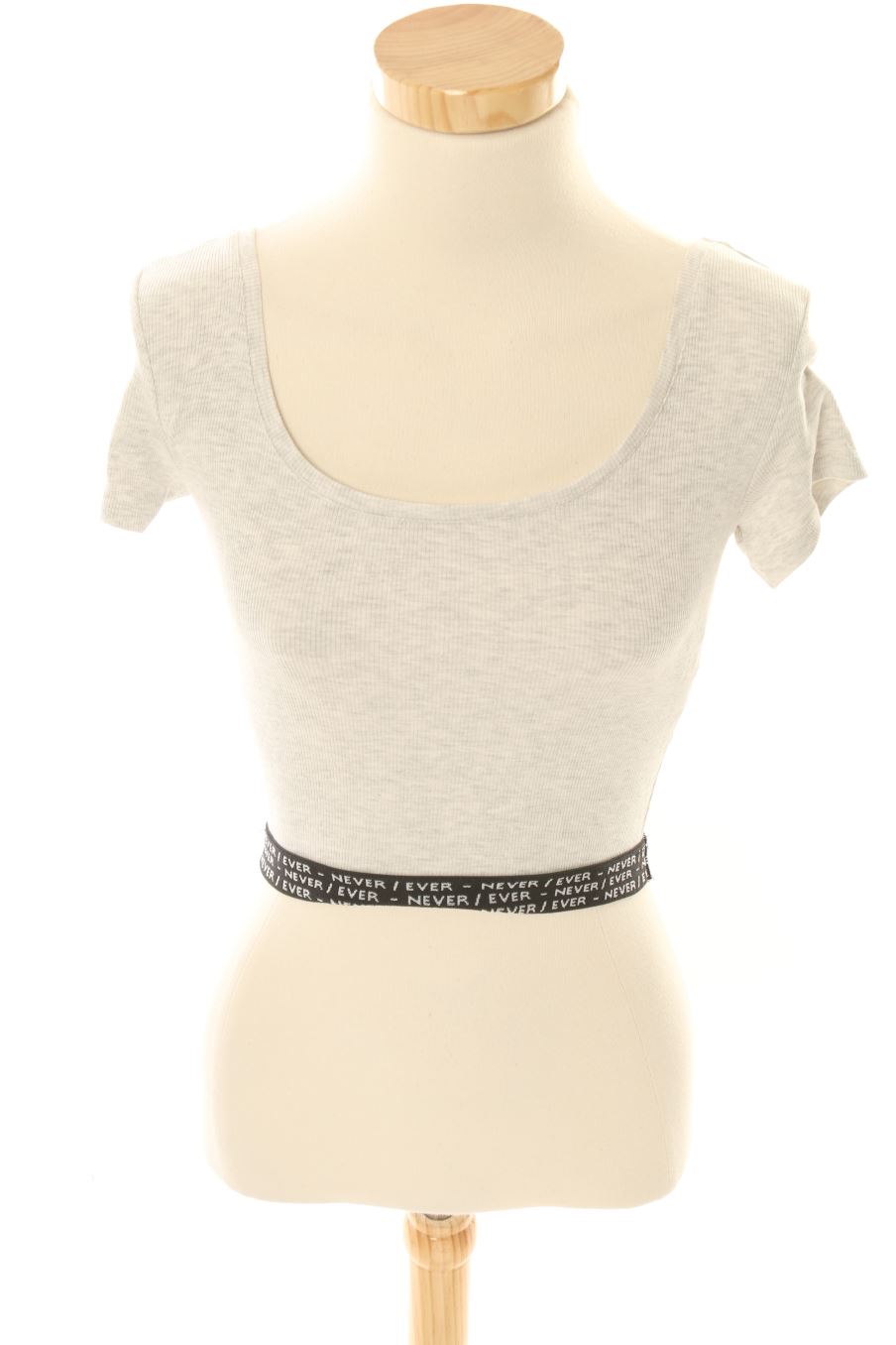 T-shirt Bershka de la taille M, de couleur gris