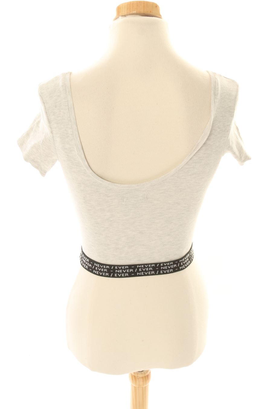 T-shirt Bershka de la taille M, de couleur gris