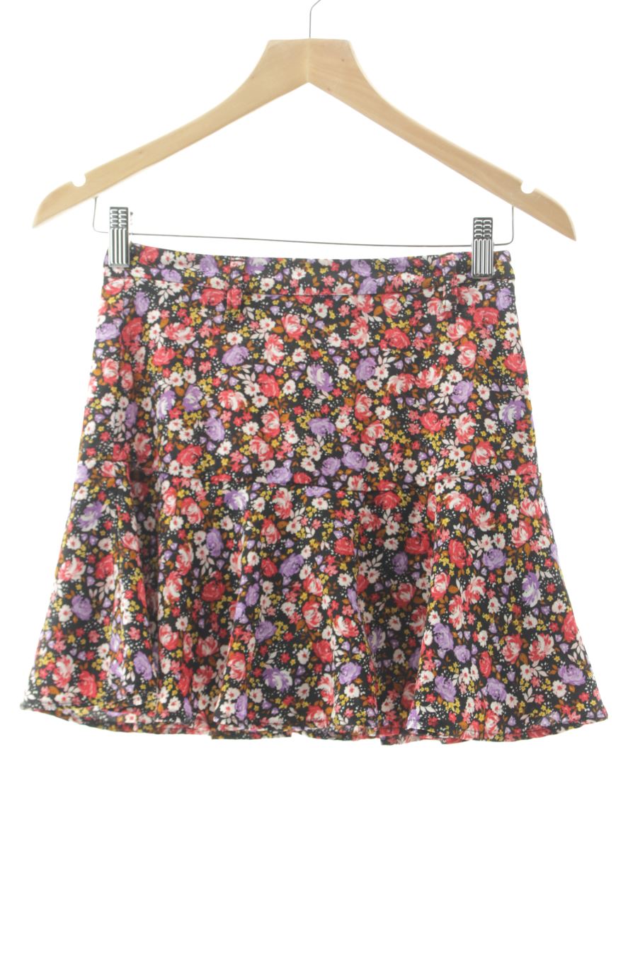 Pantalón corto de Stradivarius de la talla S, de color flores