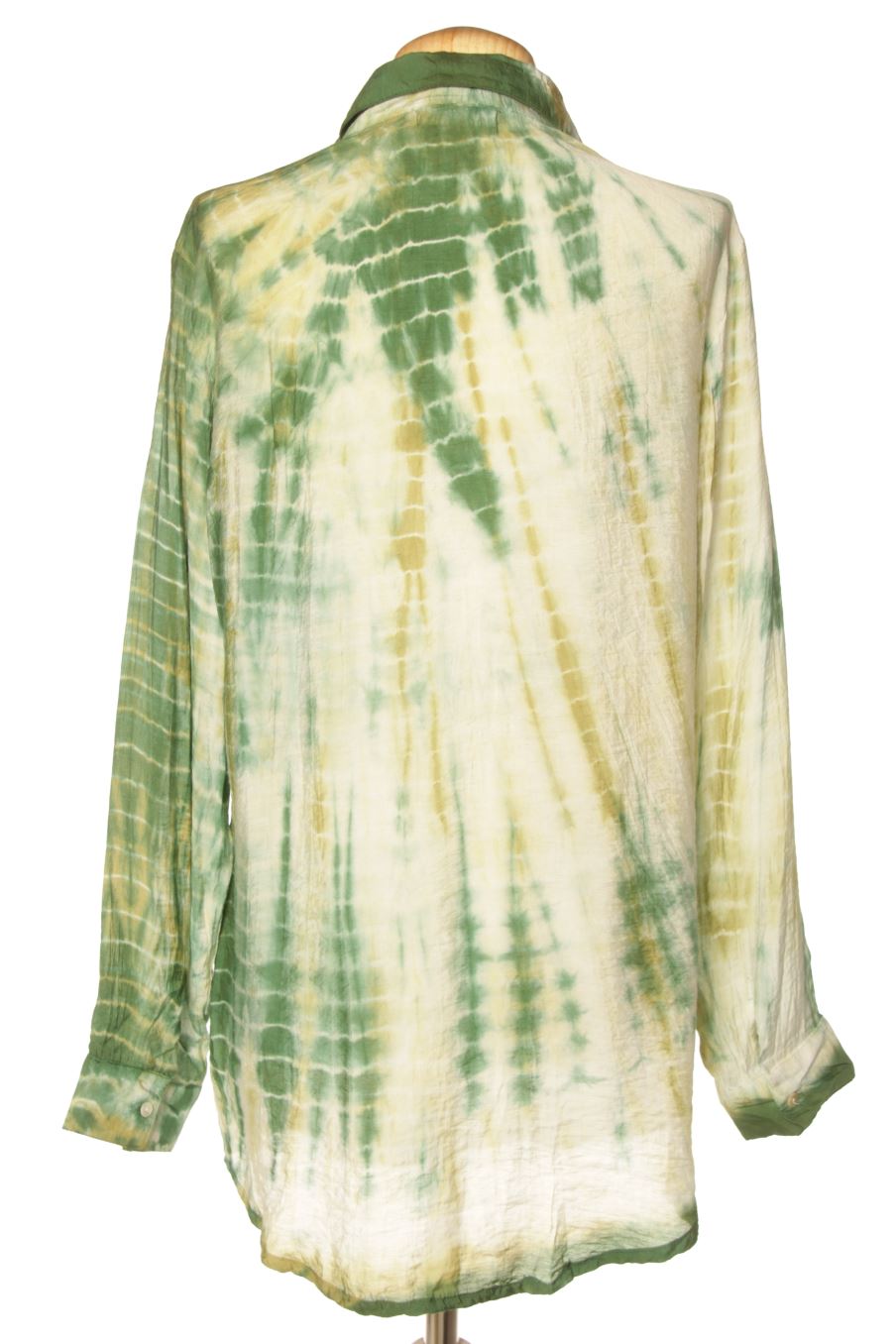 Camisa de LARAETHNICS de la talla S, de color estampado