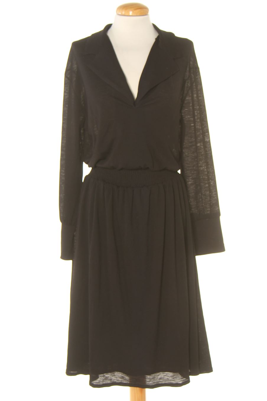Robe casual Zara de la taille S, de couleur noir