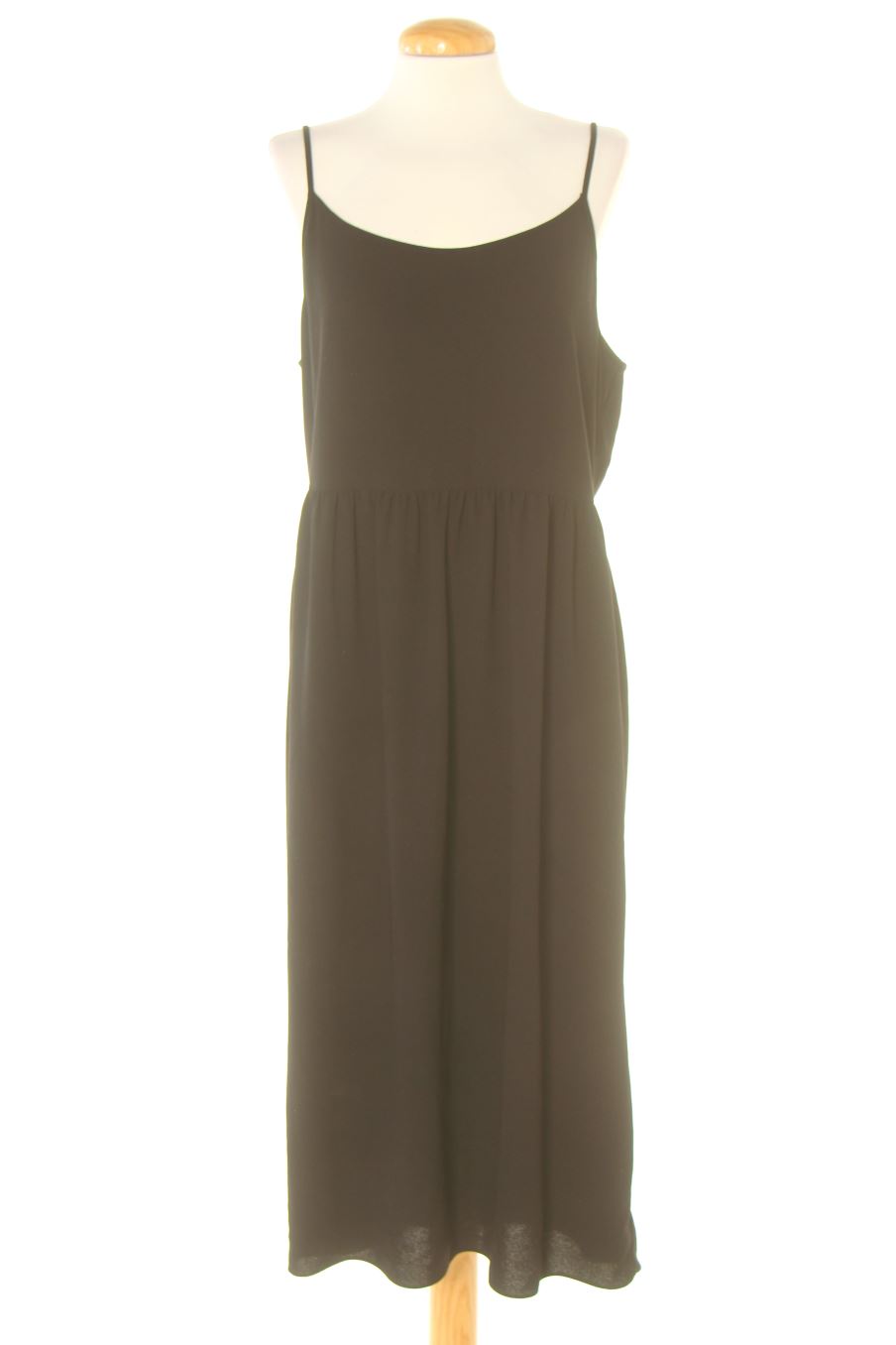 Robe casual Zara de la taille L, de couleur noir
