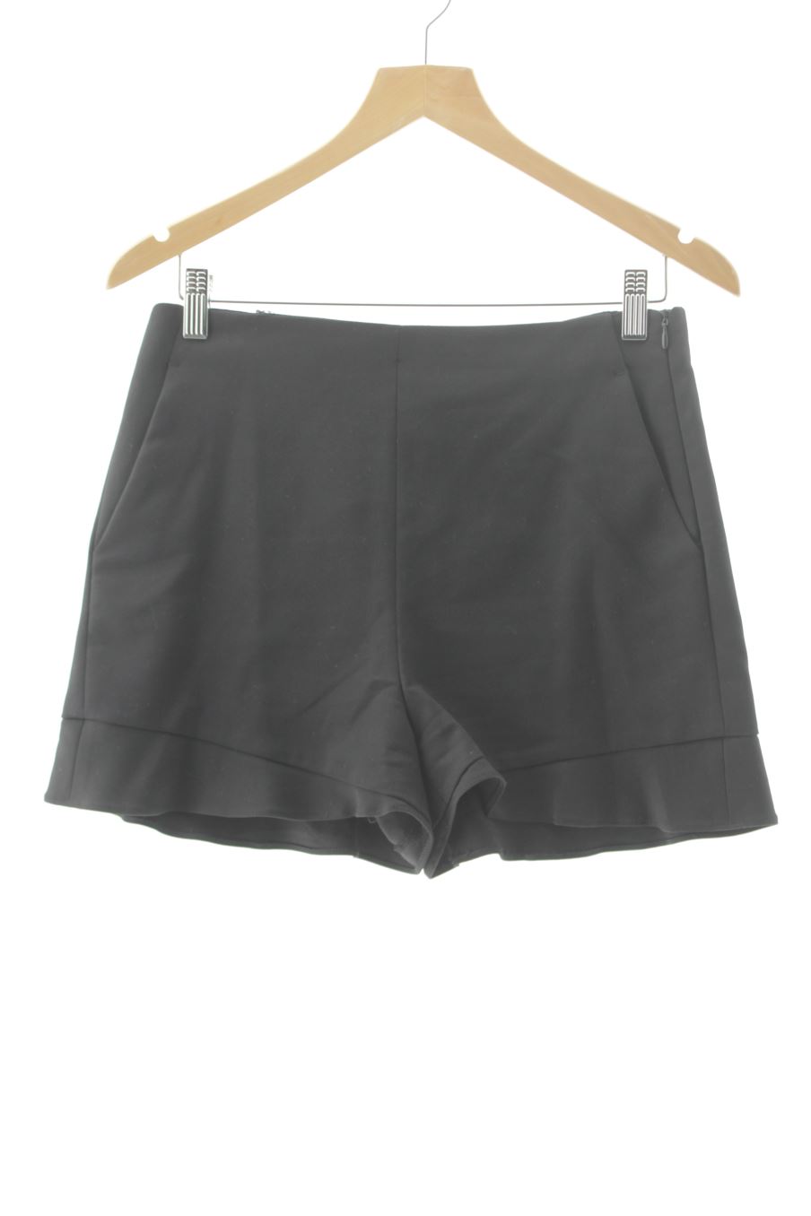 Pantaloni corti de Zara de la talla M, de color nero
