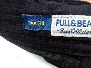 Jeans Pull & Bear de la taille 38, de couleur noir de denim
