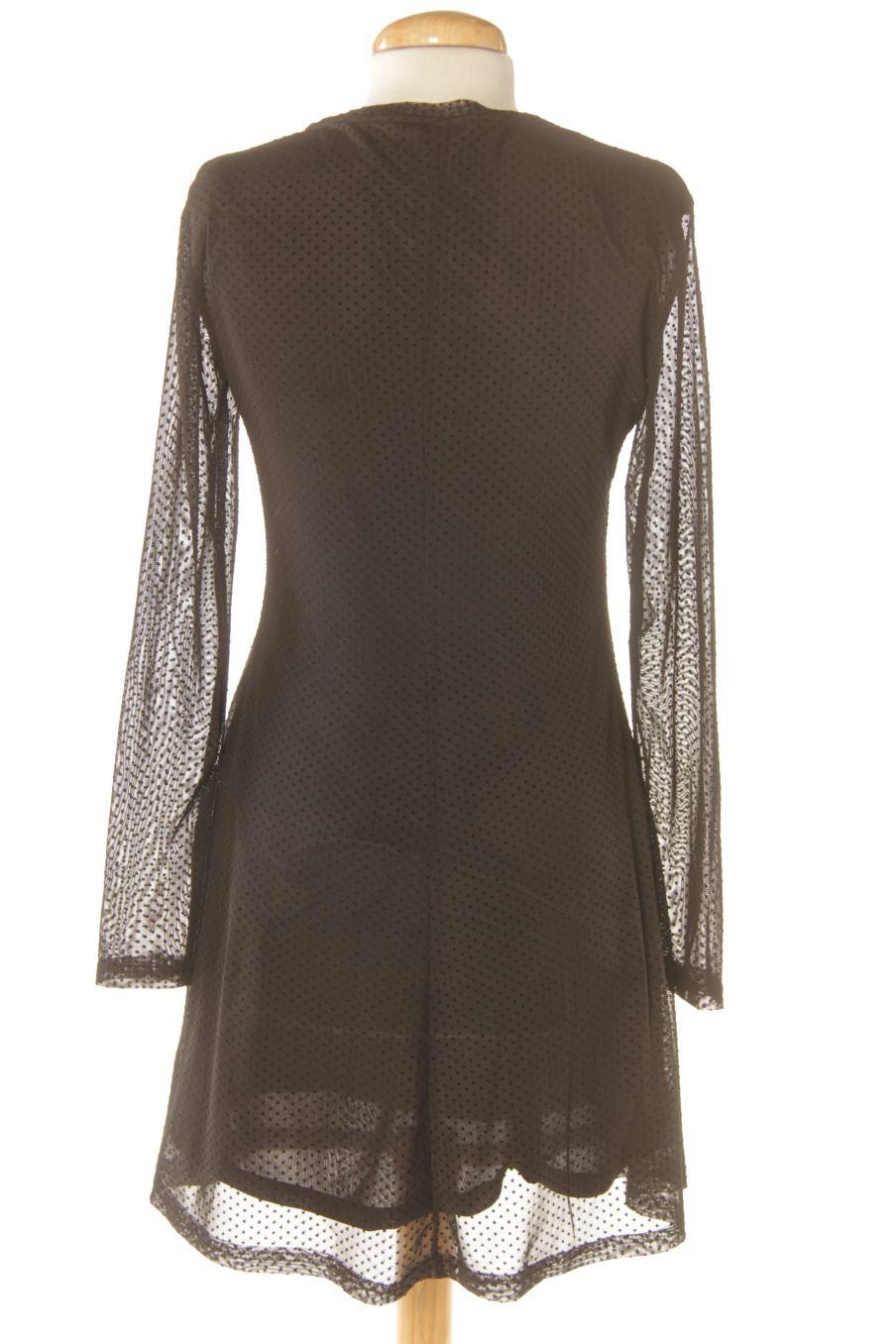 Robe casual Stradivarius de la taille L, de couleur noir