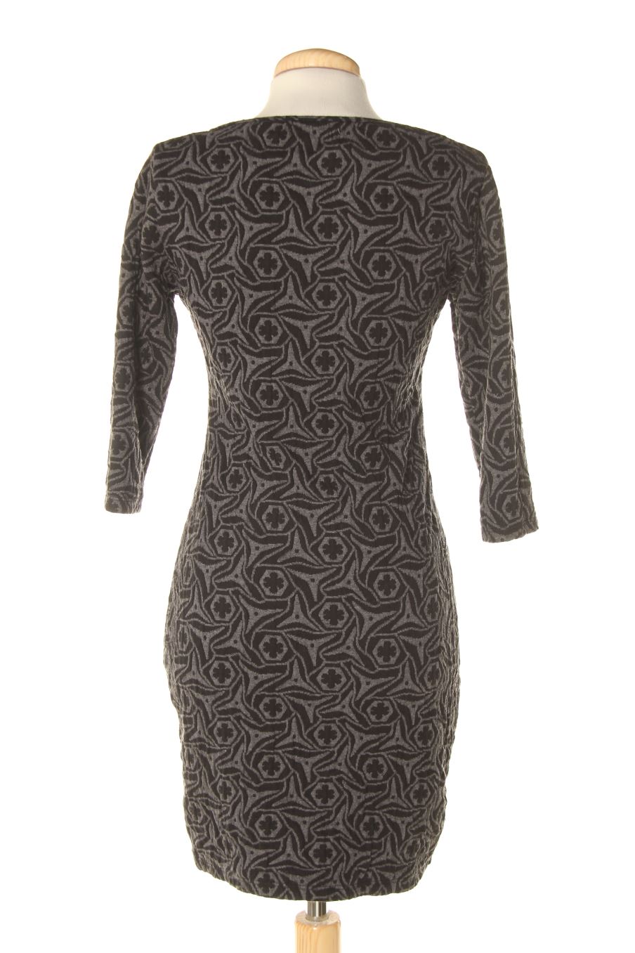 Robe casual Fórmula Joven de la taille 40, de couleur noir