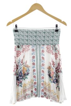 Aufwändiger Rock S Smash