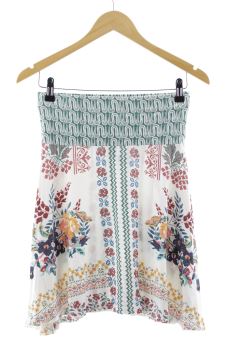 Aufwändiger Rock S Smash