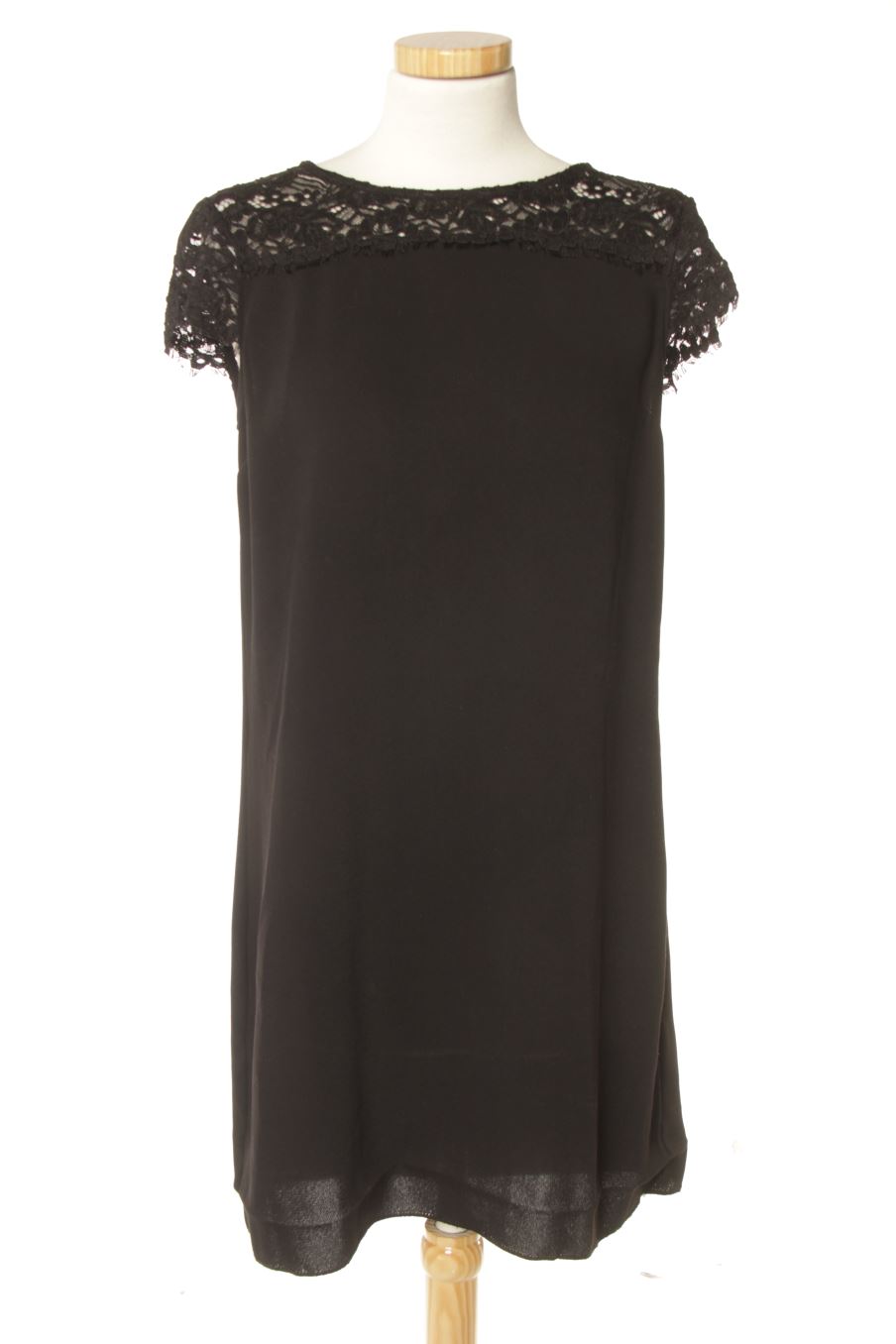 Robe casual Zara de la taille S, de couleur noir