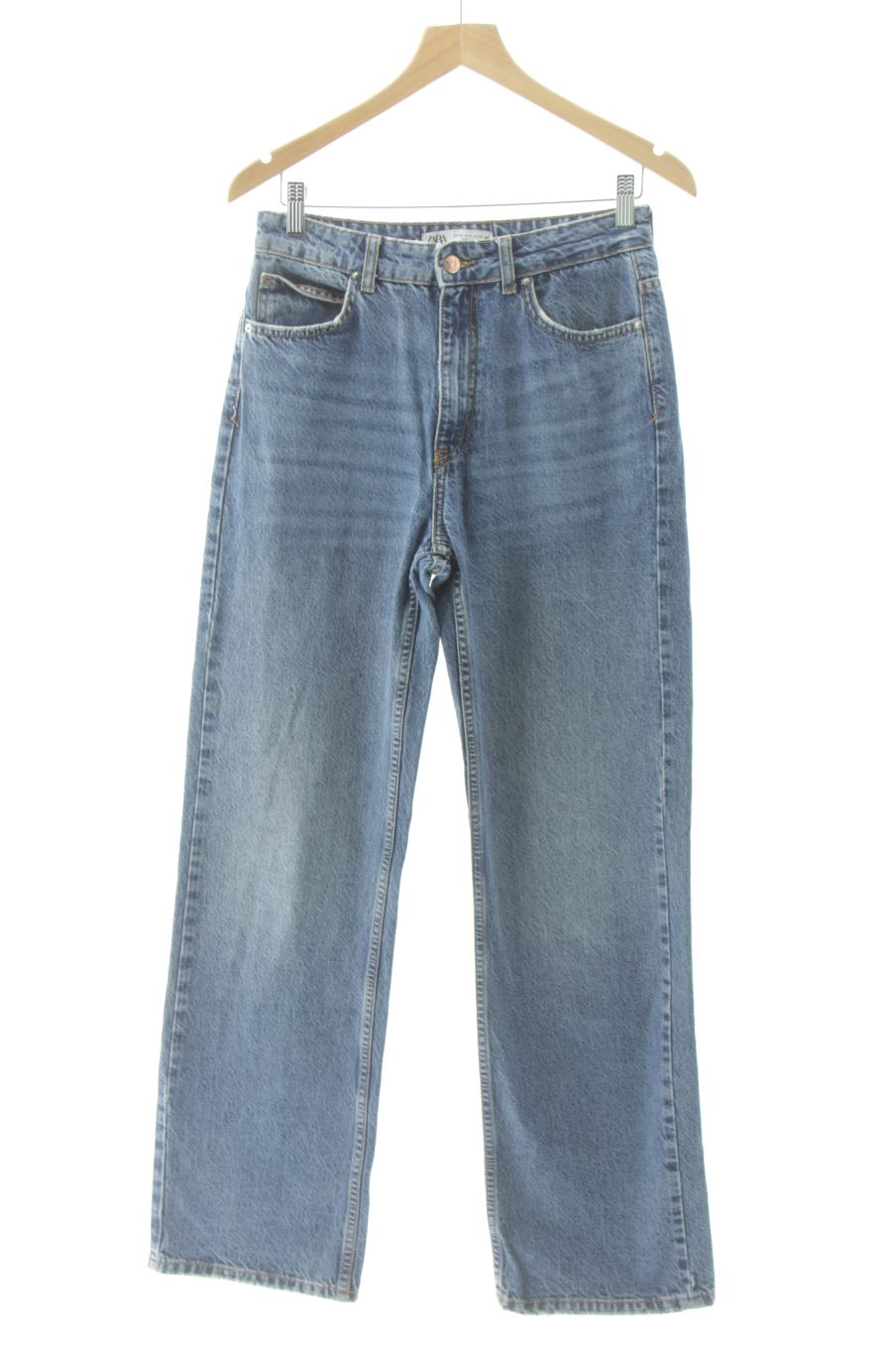 Jeans Zara de la taille 38, de couleur bleu de denim
