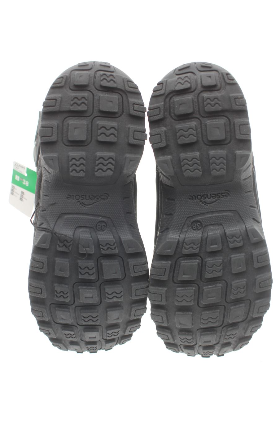 Botas de Quechua (DECATHLON) de la talla 38, de color negro de