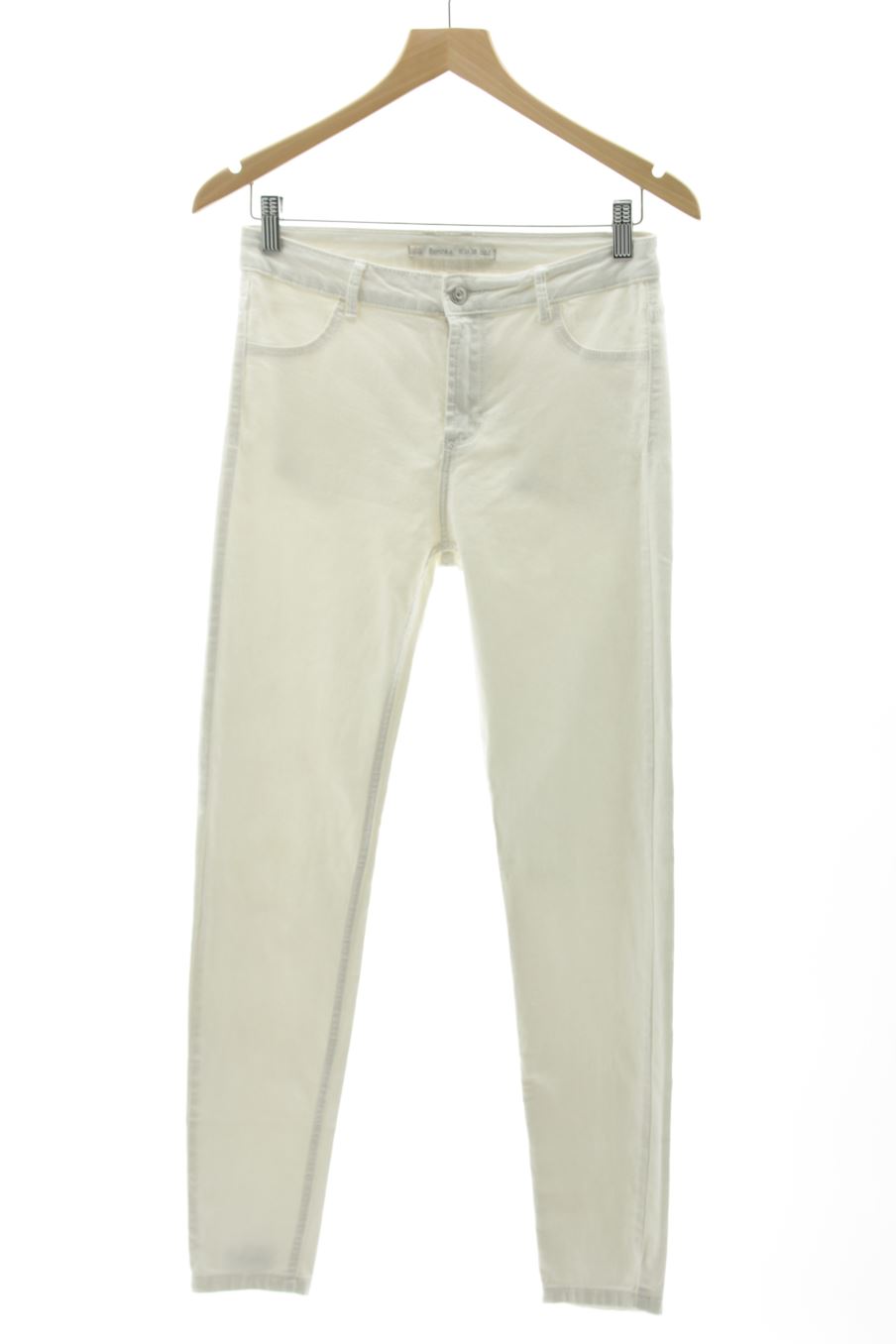 Jeans Bershka de la taille 38, de couleur blanc de denim