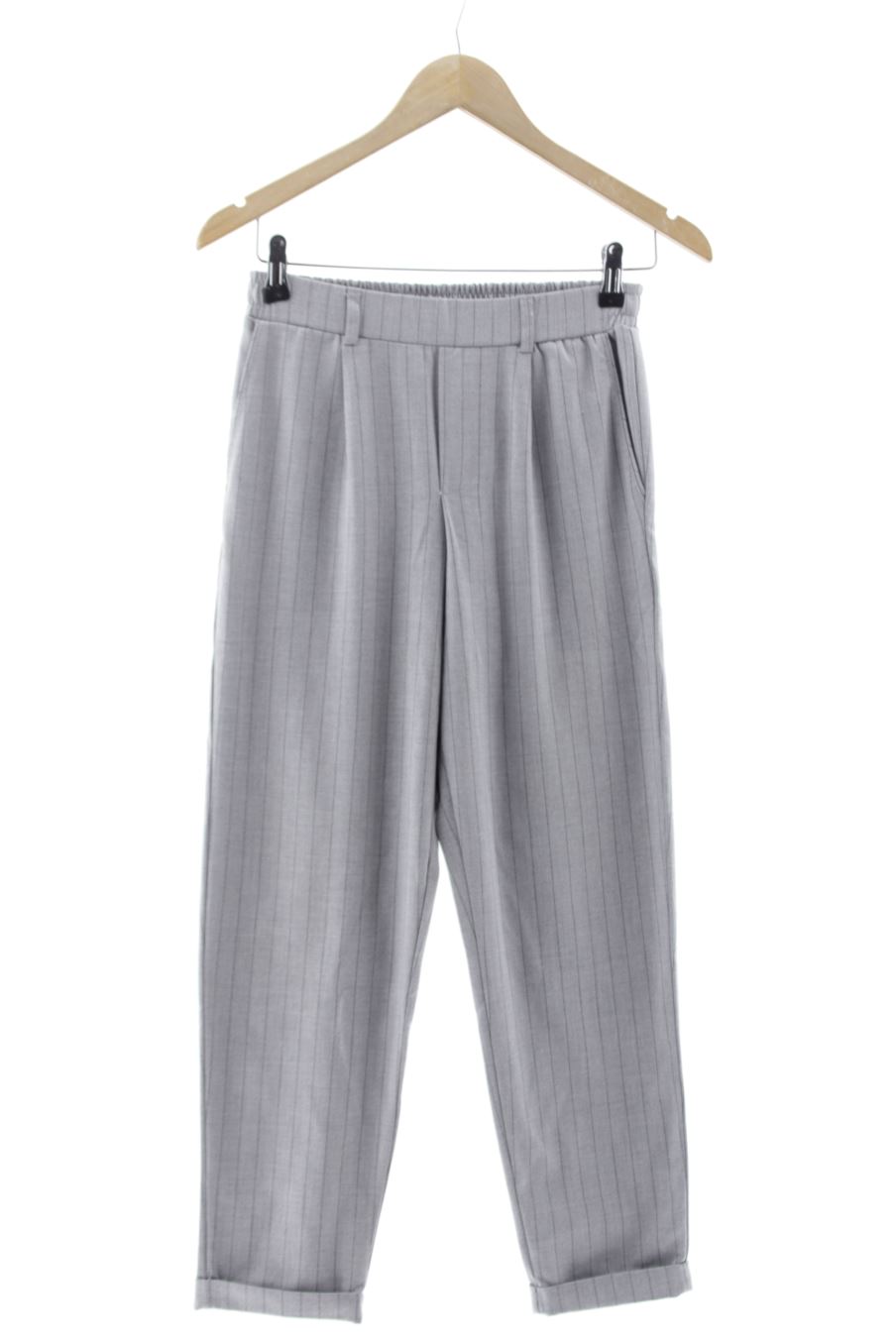 Pantalon Bershka de la taille S, de couleur gris