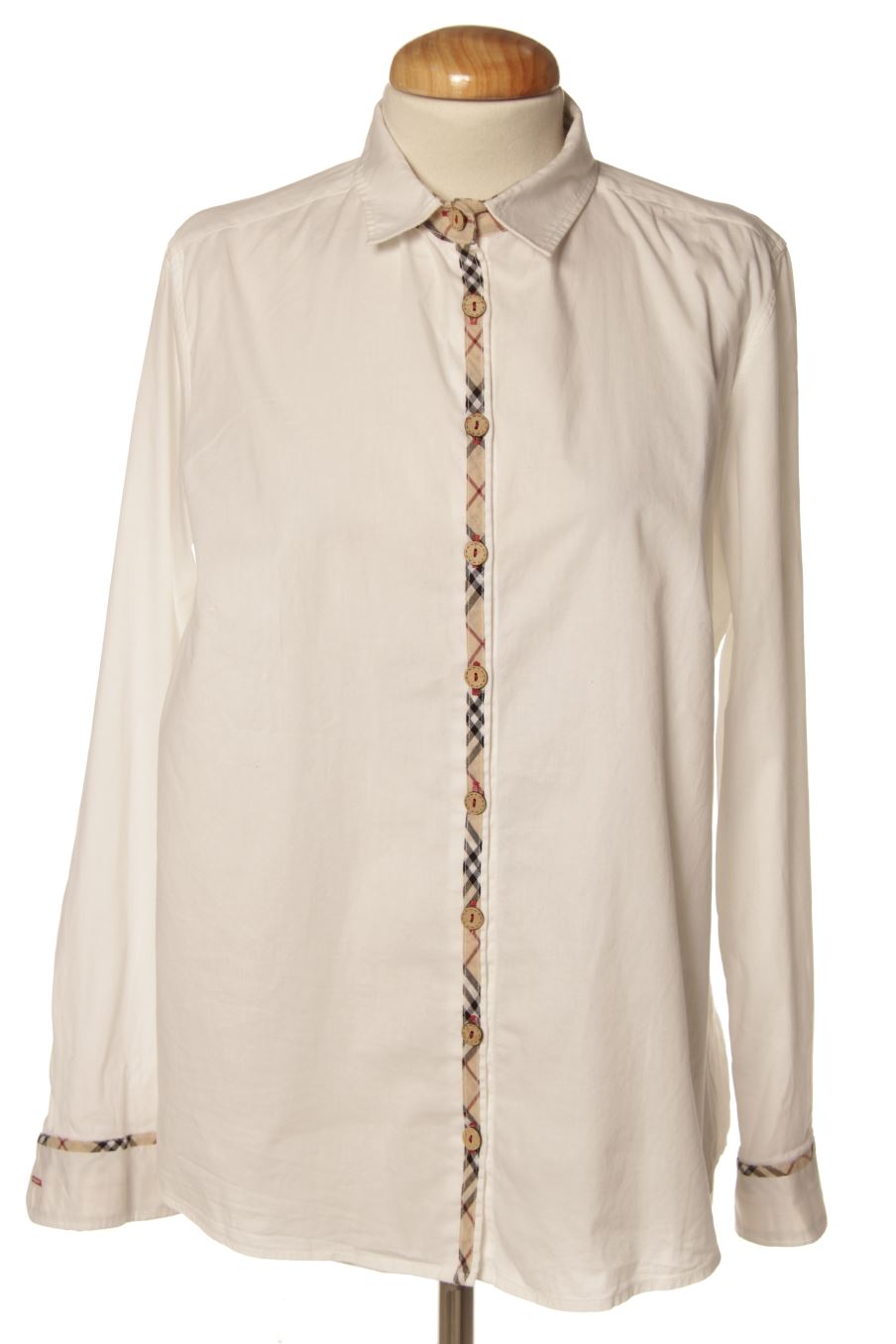 Camisa de Bariloche de la talla 44, de color blanco