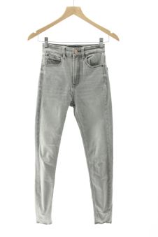 Jeans 32 Stradivarius, foto 1 di 2