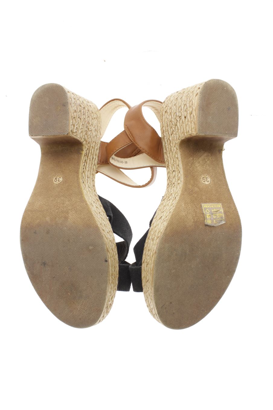 Sandalias tacon de Emas de la talla 39, de color negro de