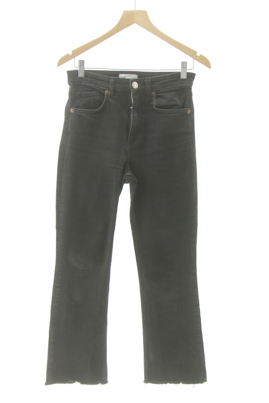 Jeans Zara de la taille 38, de couleur noir