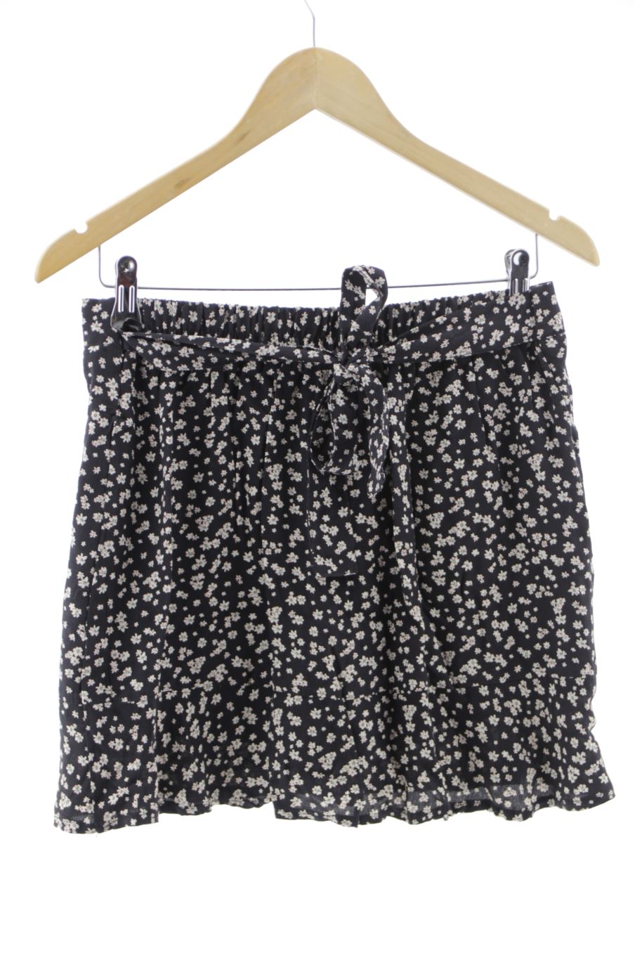 Shorts Pull & Bear de la taille L, de couleur fleurs