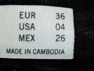 Jeans Bershka de la taille 36, de couleur noir de denim