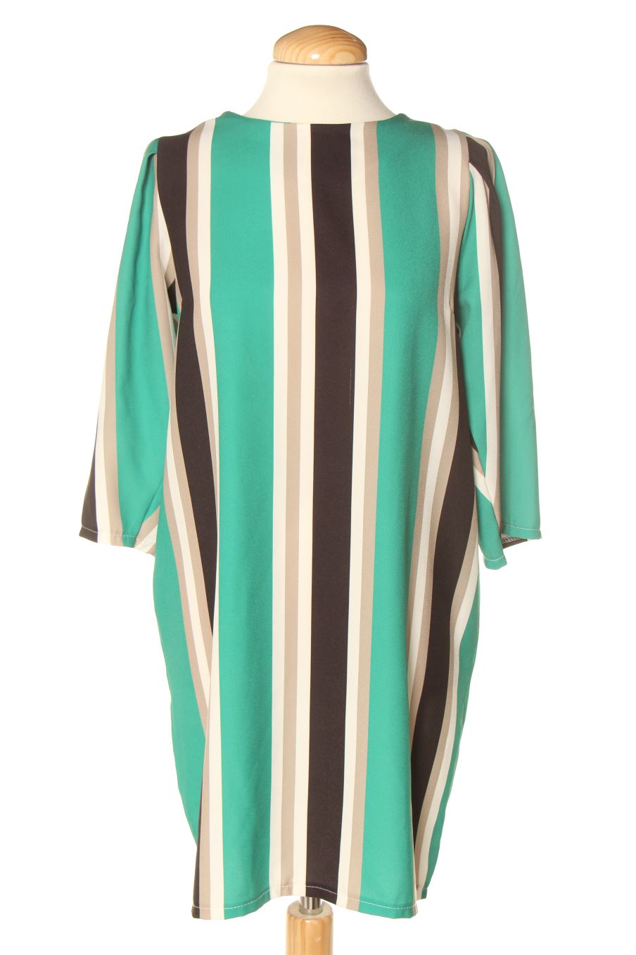 Robe casual New collection de la taille M, de couleur rayures