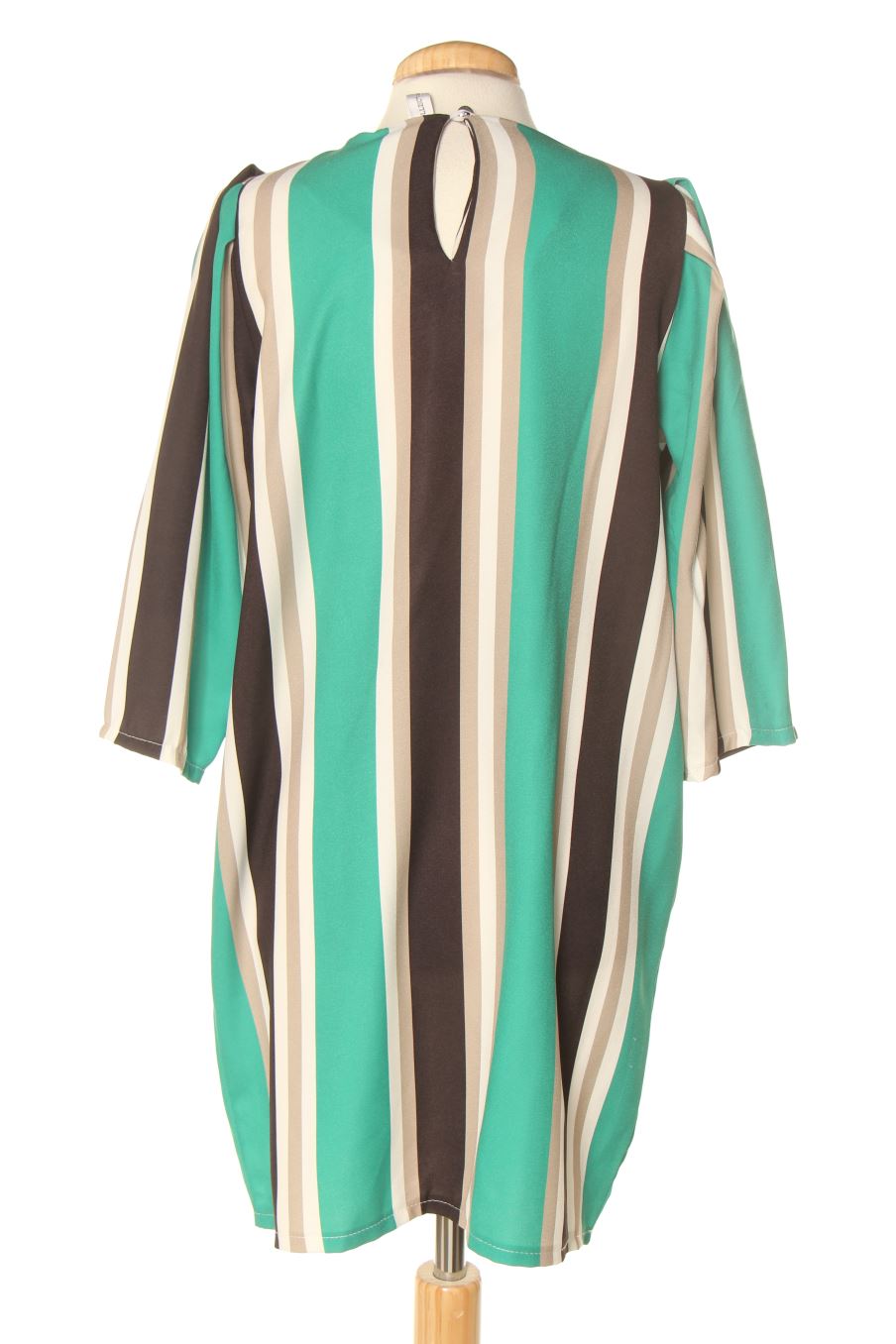Robe casual New collection de la taille M, de couleur rayures