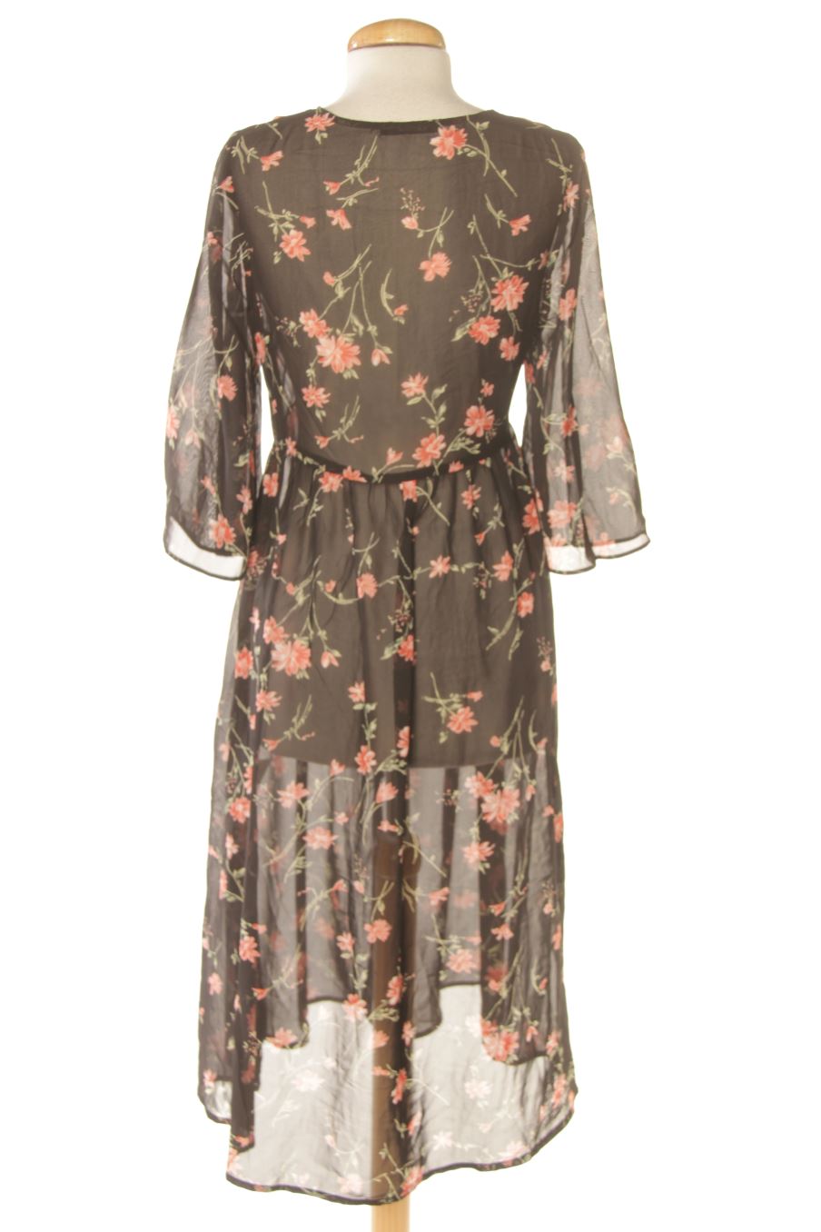 Vestido casual de INGNI de la talla M, de color flores
