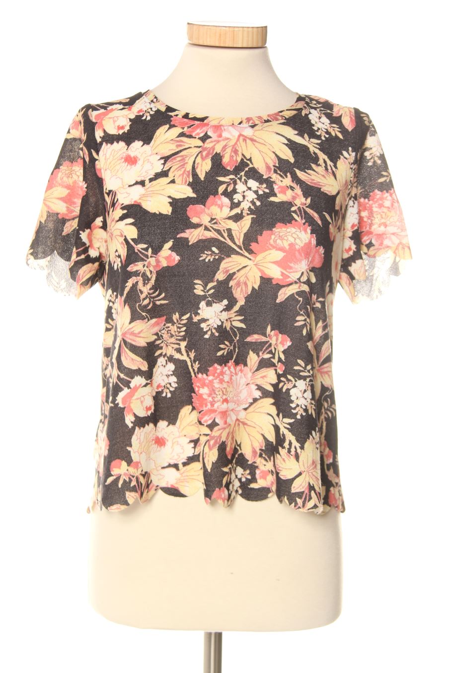 T-shirt Topshop de la taille 36, de couleur fleurs