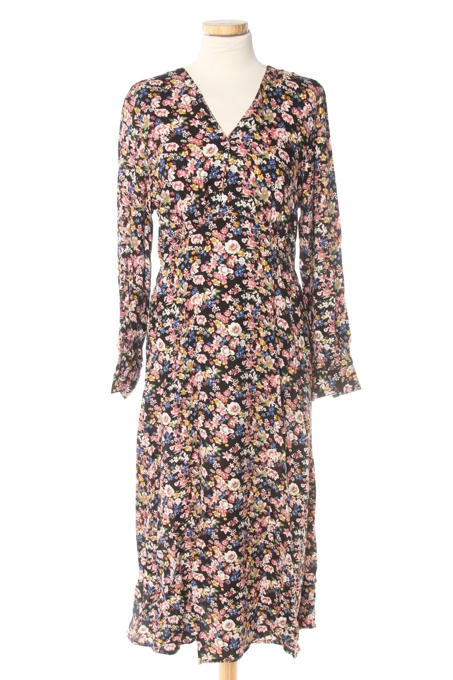 Robe casual Milano de la taille M, de couleur fleurs