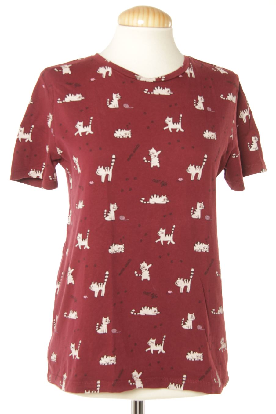 T-shirt Pull & Bear de la taille M, de couleur imprimés